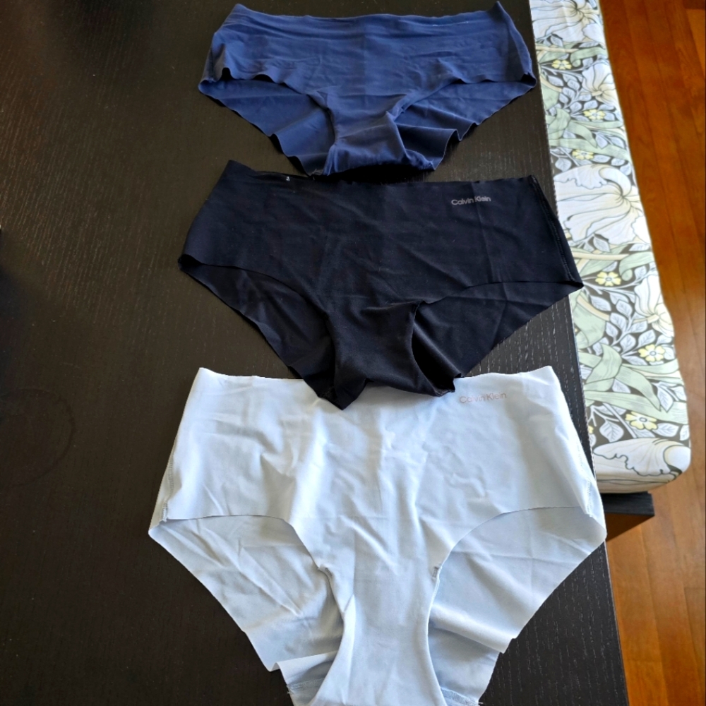NWOT Calvin Klein pair of three underwear
